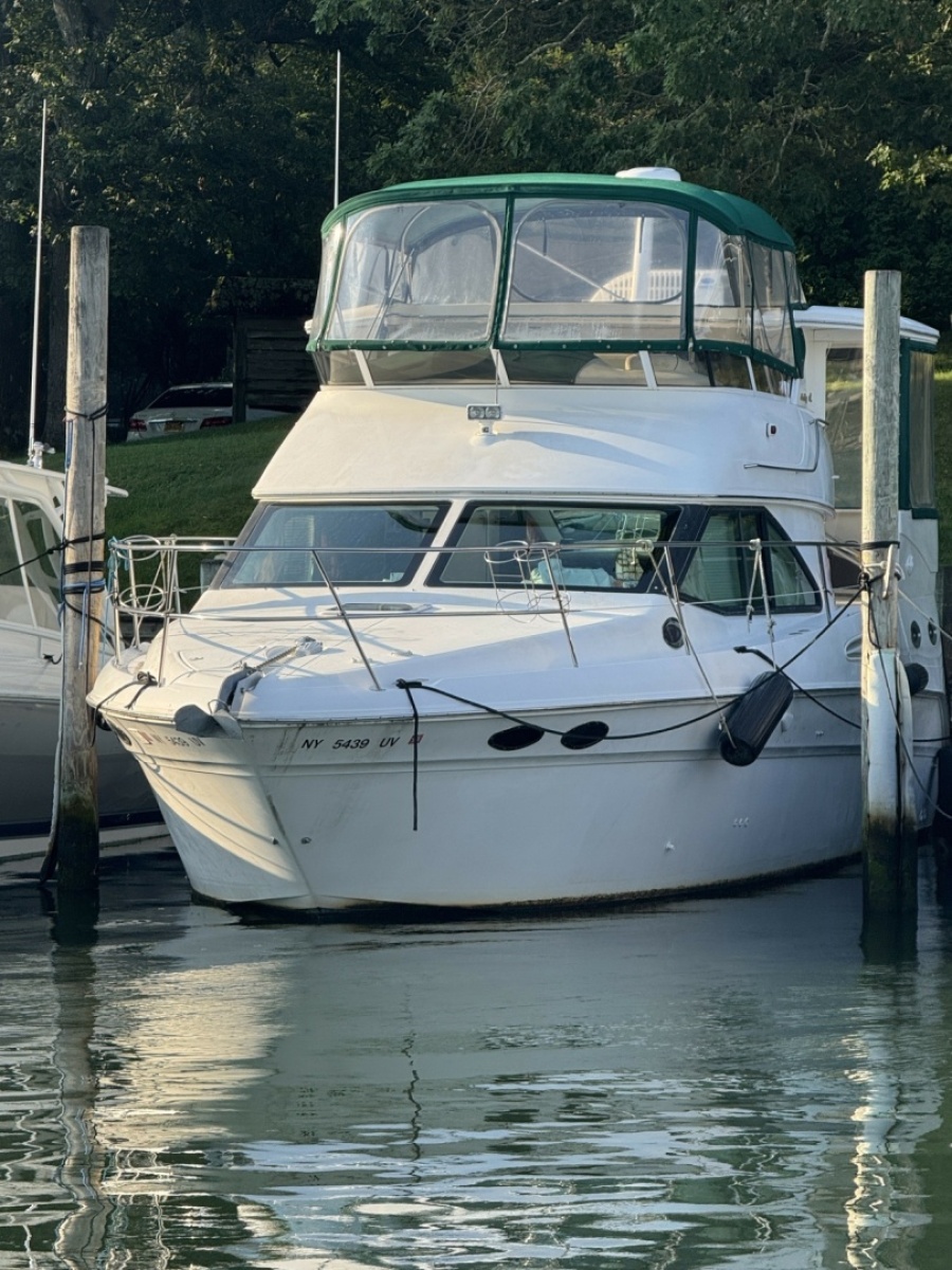 2000 Sea Ray 38 ft yacht for sale in East hampton, New York
