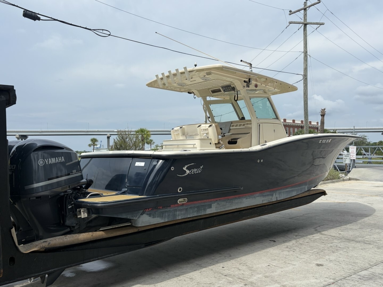 2014 Scout 320 LXF 32 ft yacht for sale in CHARLESTON, South Carolina