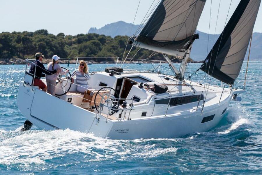 2027 Jeanneau Sun Odyssey 350 35 ft yacht for sale in Kemah, Texas