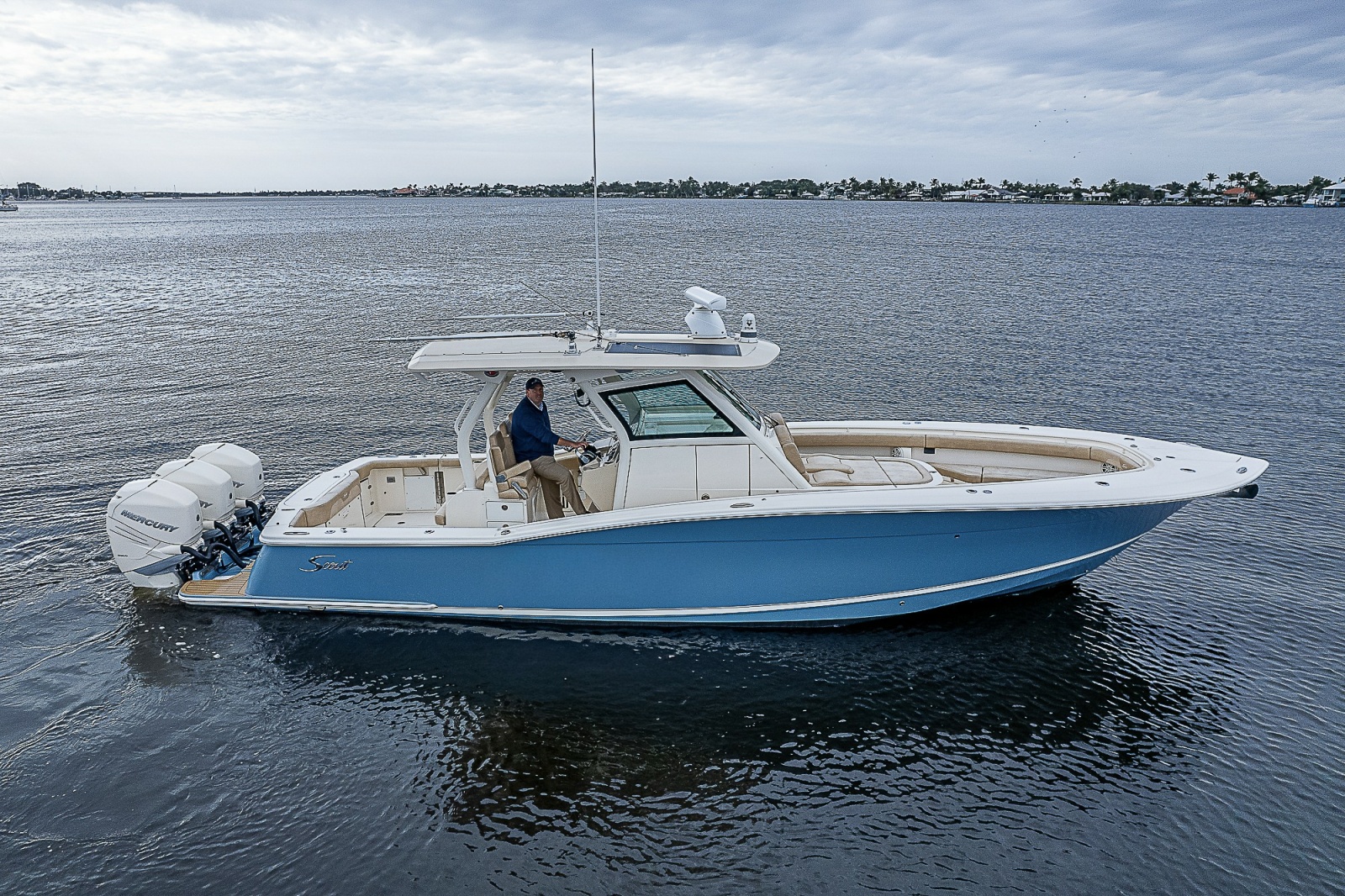 2018 Scout 355 LXF 35 ft yacht for sale in Riviera Beach, Florida