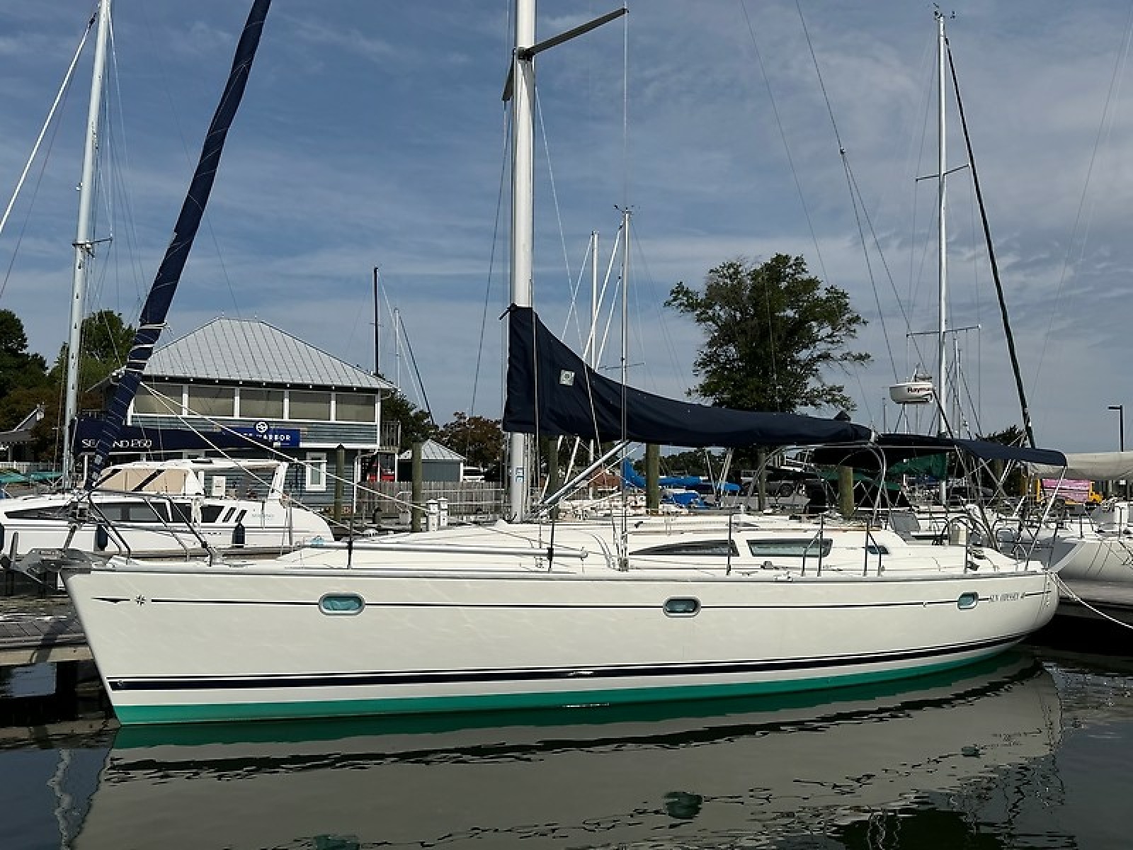 2000 Jeanneau Sun Odyssey 40.3 40 ft yacht for sale in Solomons, Maryland