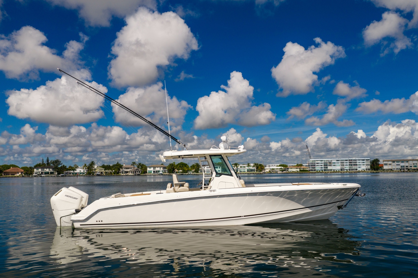 2024 Boston Whaler 330 Outrage 33 ft yacht for sale in Palm Beach, Florida