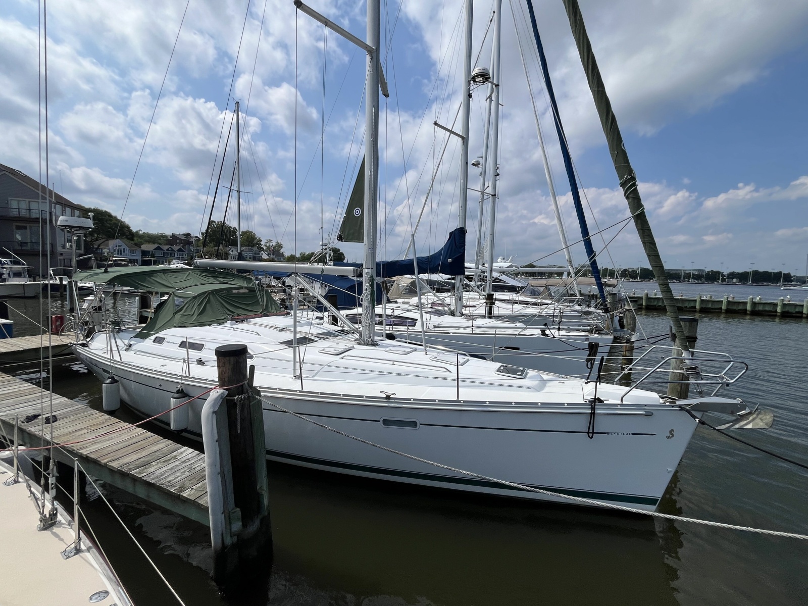 2006 Beneteau Oceanis 393 39 ft yacht for sale in Eastport , Maryland