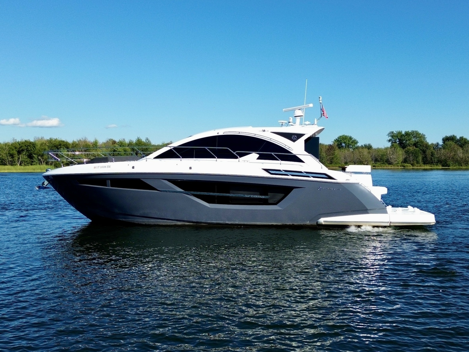 2023 Cruisers Yachts 50 Cantius 50 ft yacht for sale in Quebec, Quebec