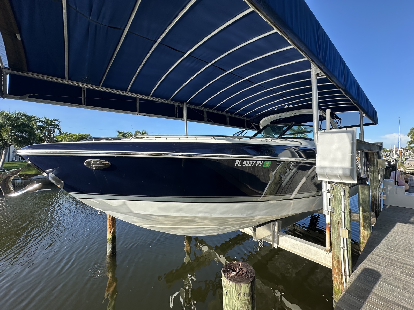 2014 Formula 310 Bowrider 31 ft yacht for sale in Cape Coral, Florida