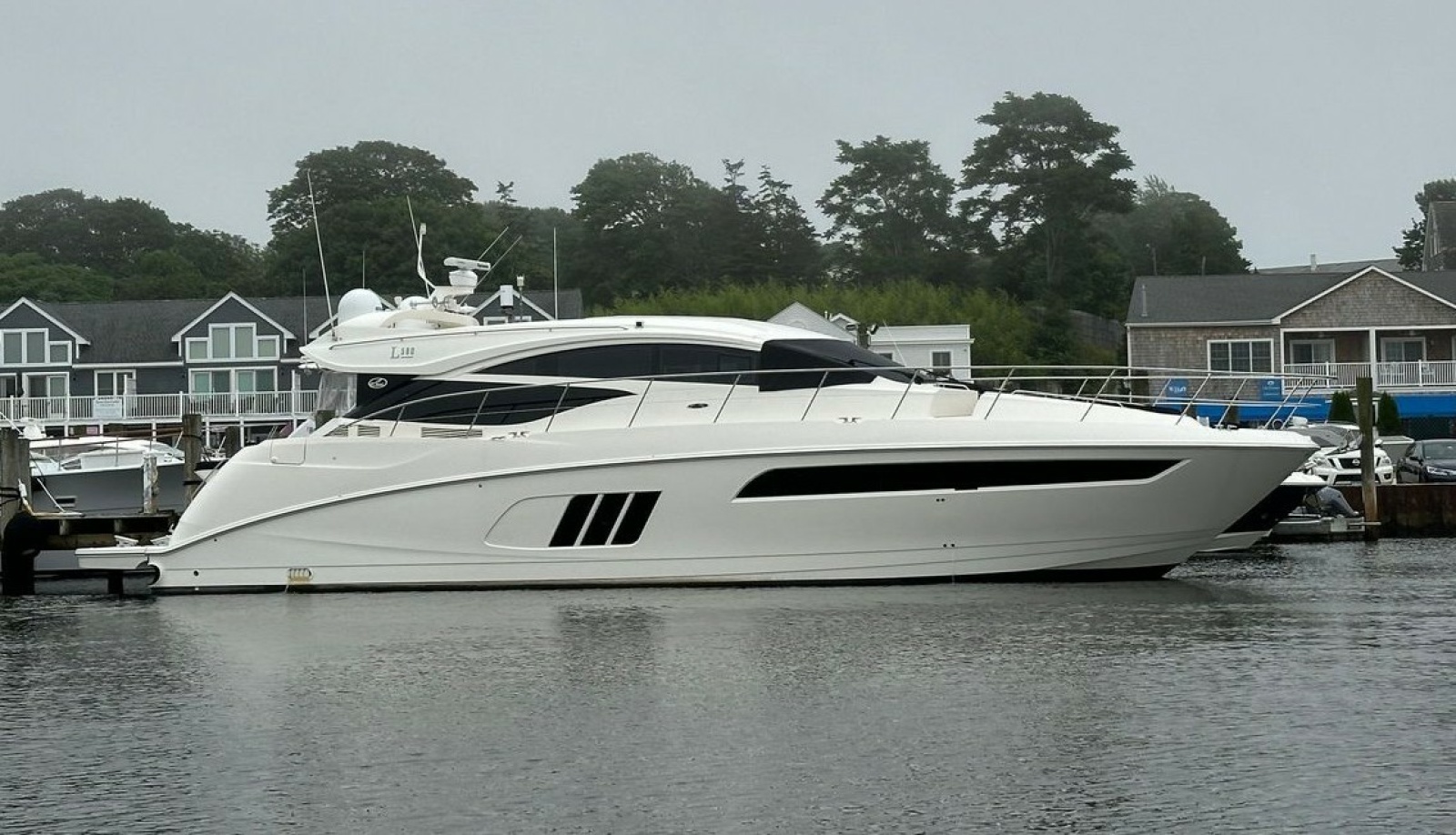 2018 Sea Ray L590 59 ft yacht for sale in Mystic, Connecticut