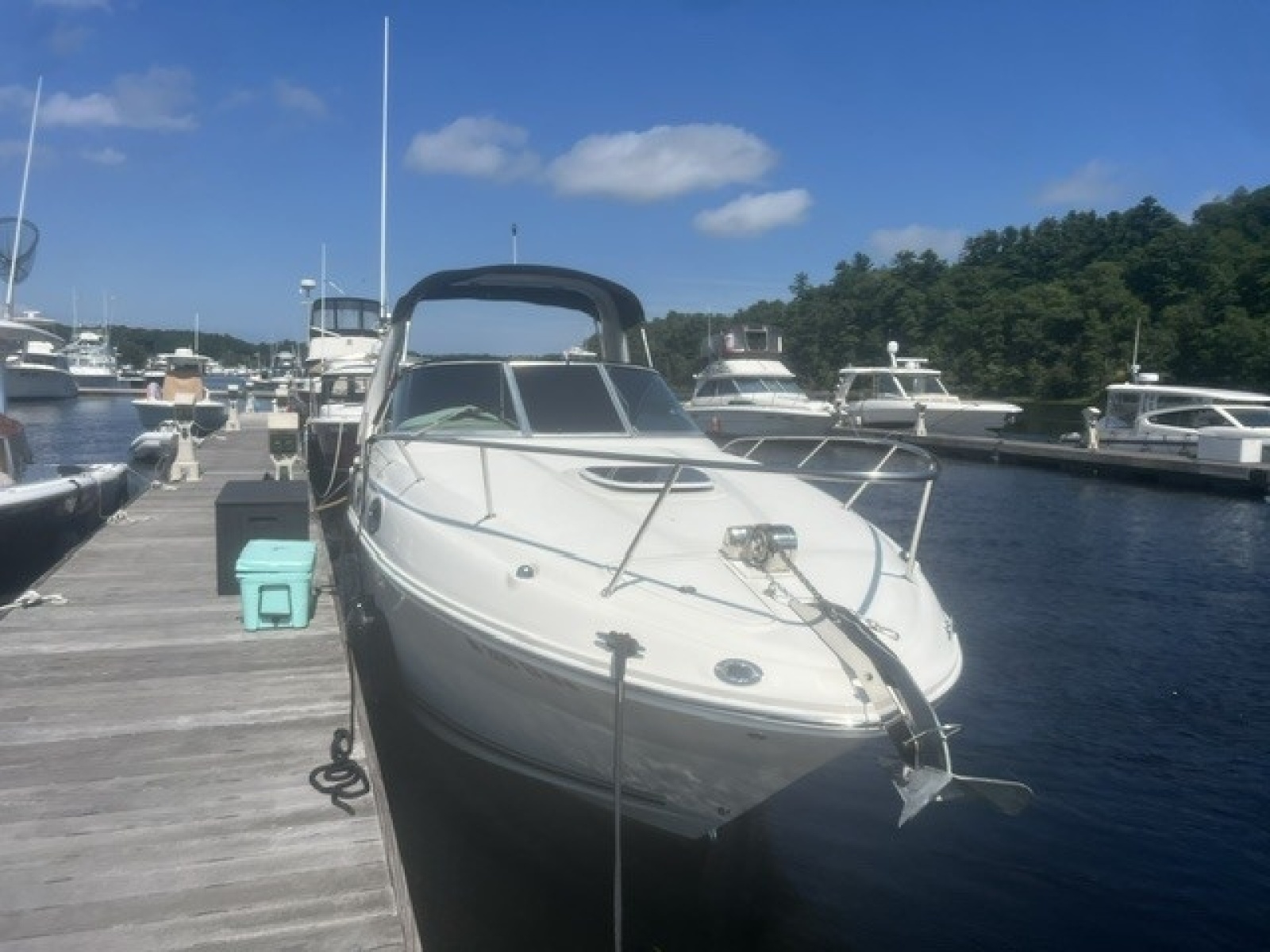 2008 Sea Ray Sundancer 26 ft yacht for sale in Newburyport, Massachusetts