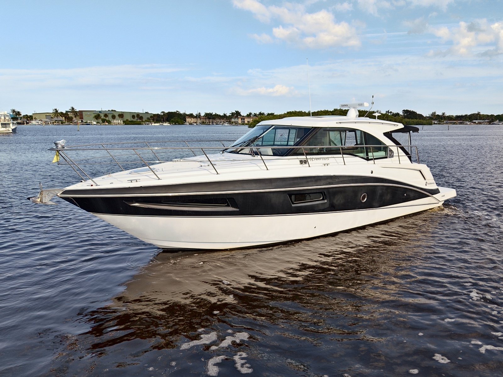 2016 Cruisers Yachts 41 ft yacht for sale in Palm Harbor, Florida