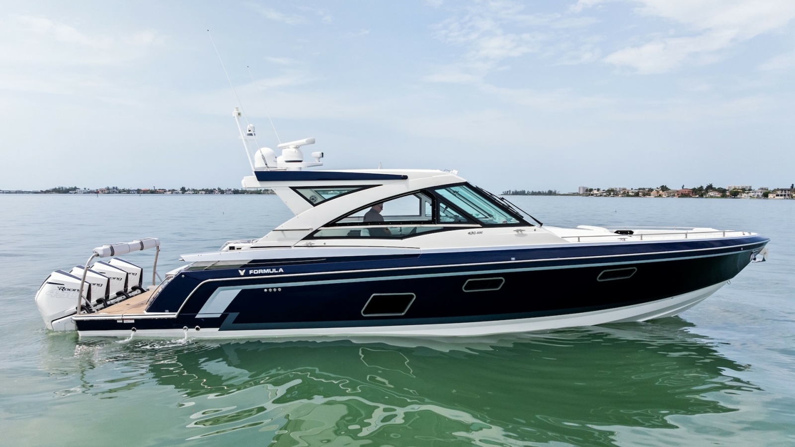 2022 Formula 430 Super Sport Crossover 43 ft yacht for sale in Sarasota, Florida