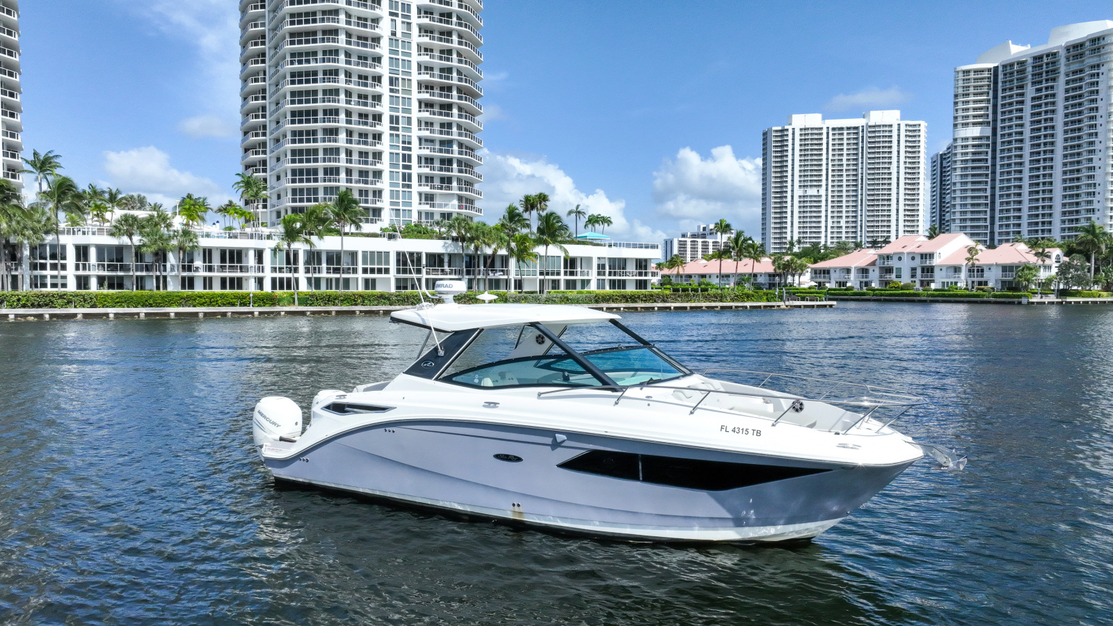 2022 Sea Ray Sundancer 320 OB 32 ft yacht for sale in Aventura, Florida