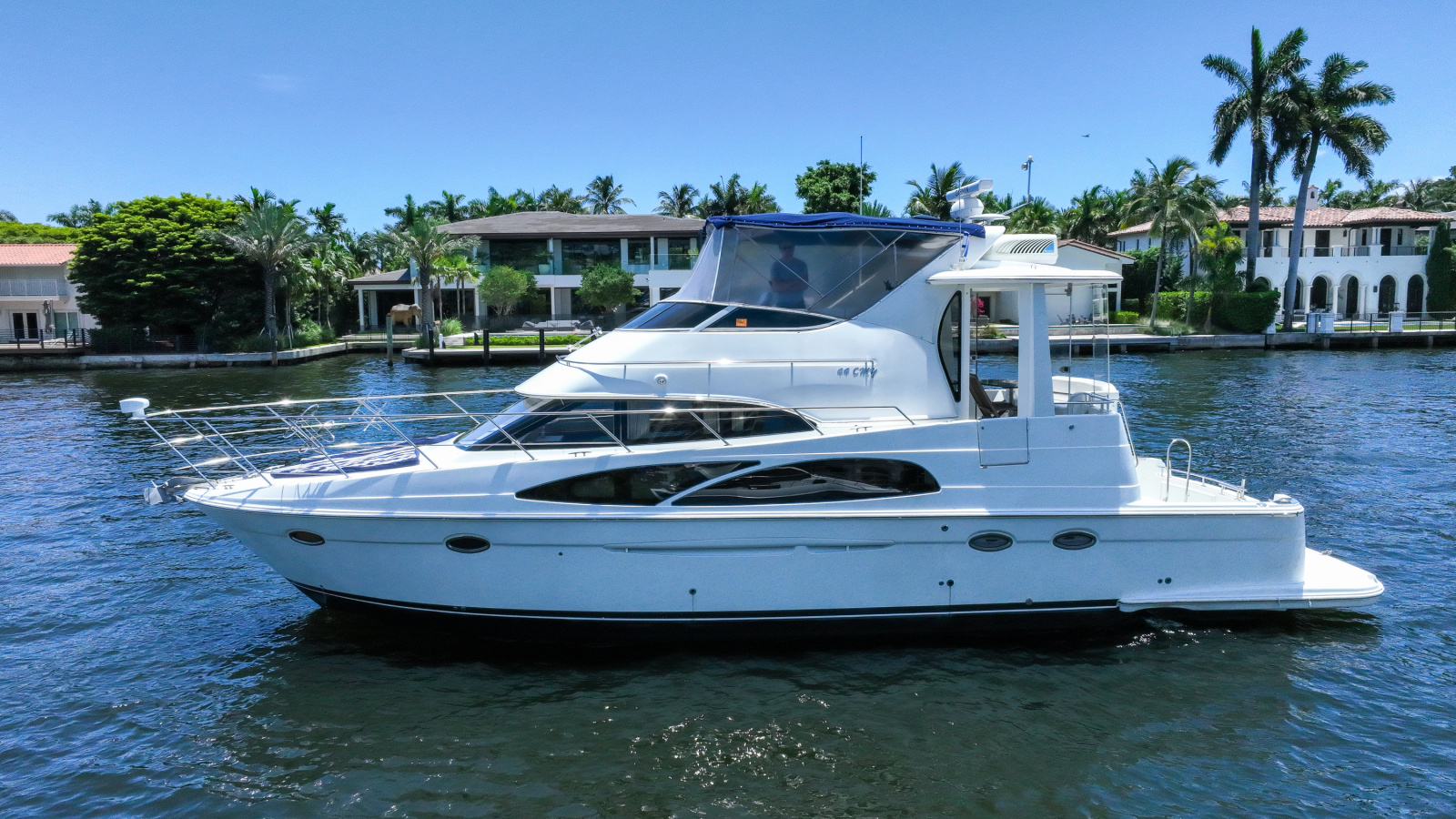 2006 Carver 444 CMY 46 ft yacht for sale in Aventura, Florida