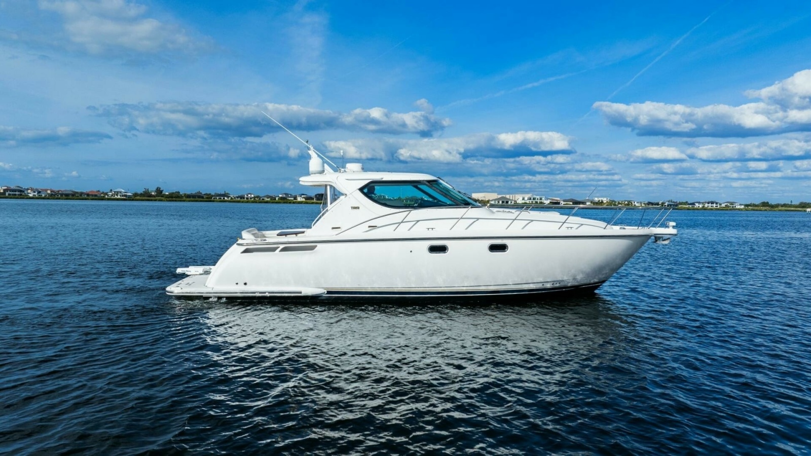 2007 Tiara Yachts 4300 Sovran 40 ft yacht for sale in St. Petersburg, Florida