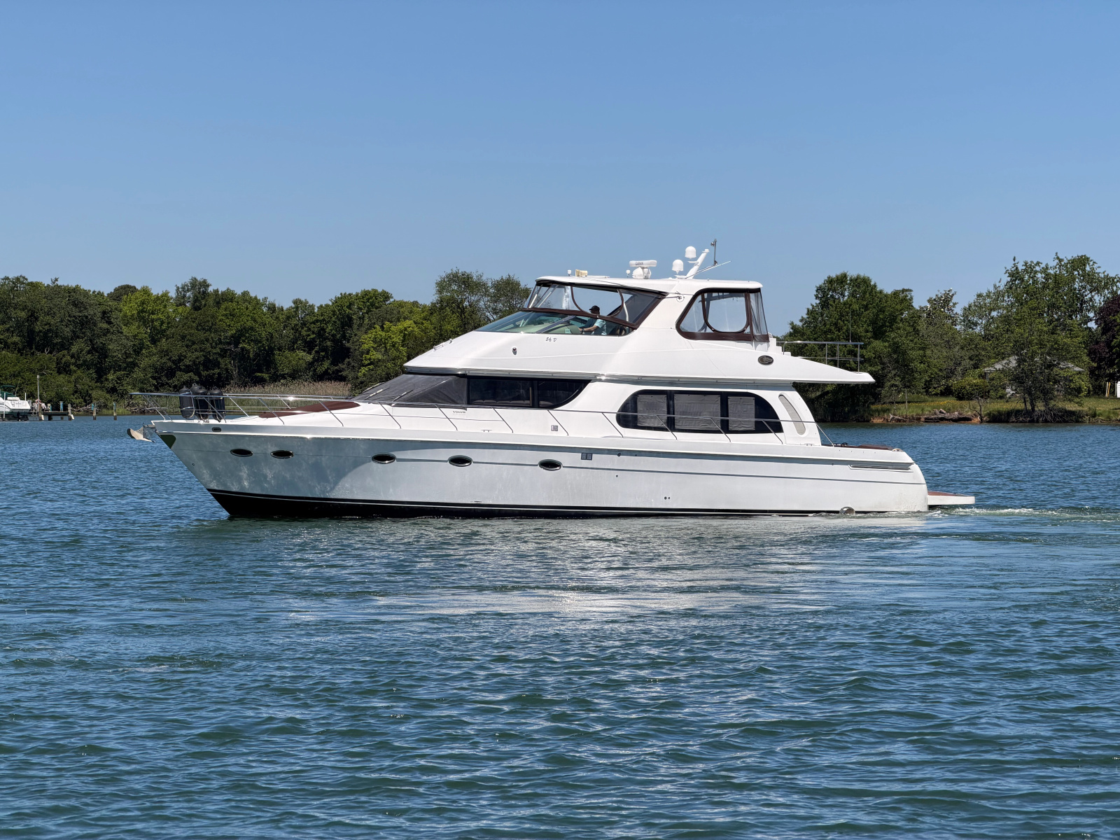 2006 Carver 560 Voyager 56 ft yacht for sale in Chester, Maryland
