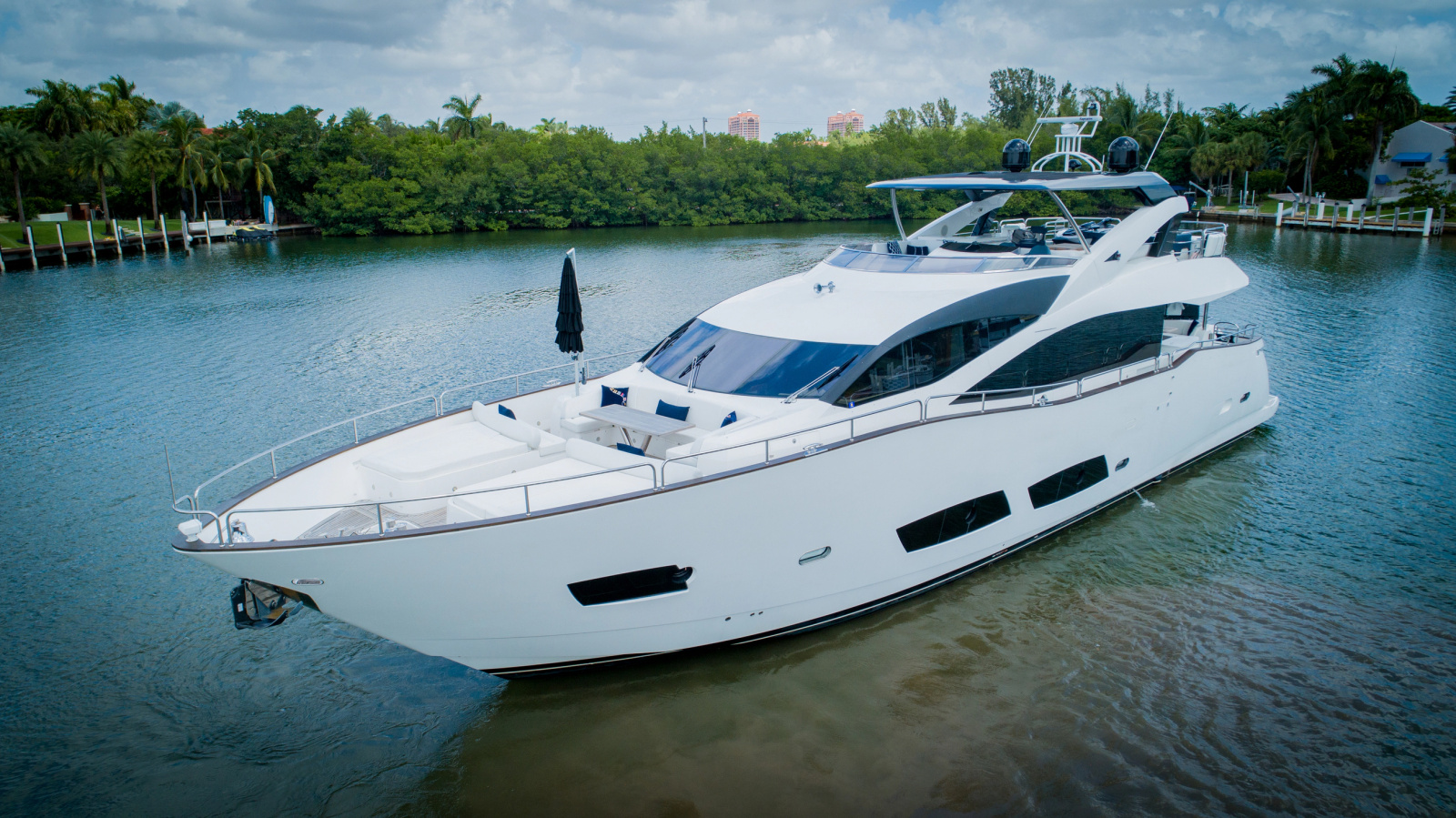 2015 Sunseeker 28 Metre Yacht 92 ft yacht for sale in La Paz