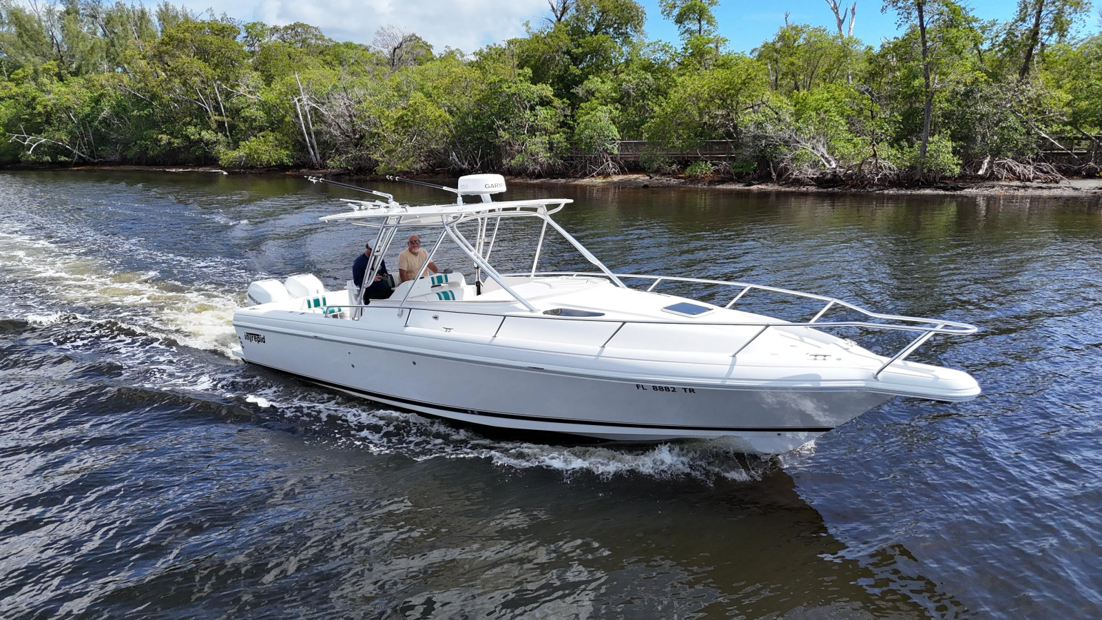 2004 Intrepid 348 WA — photo 1