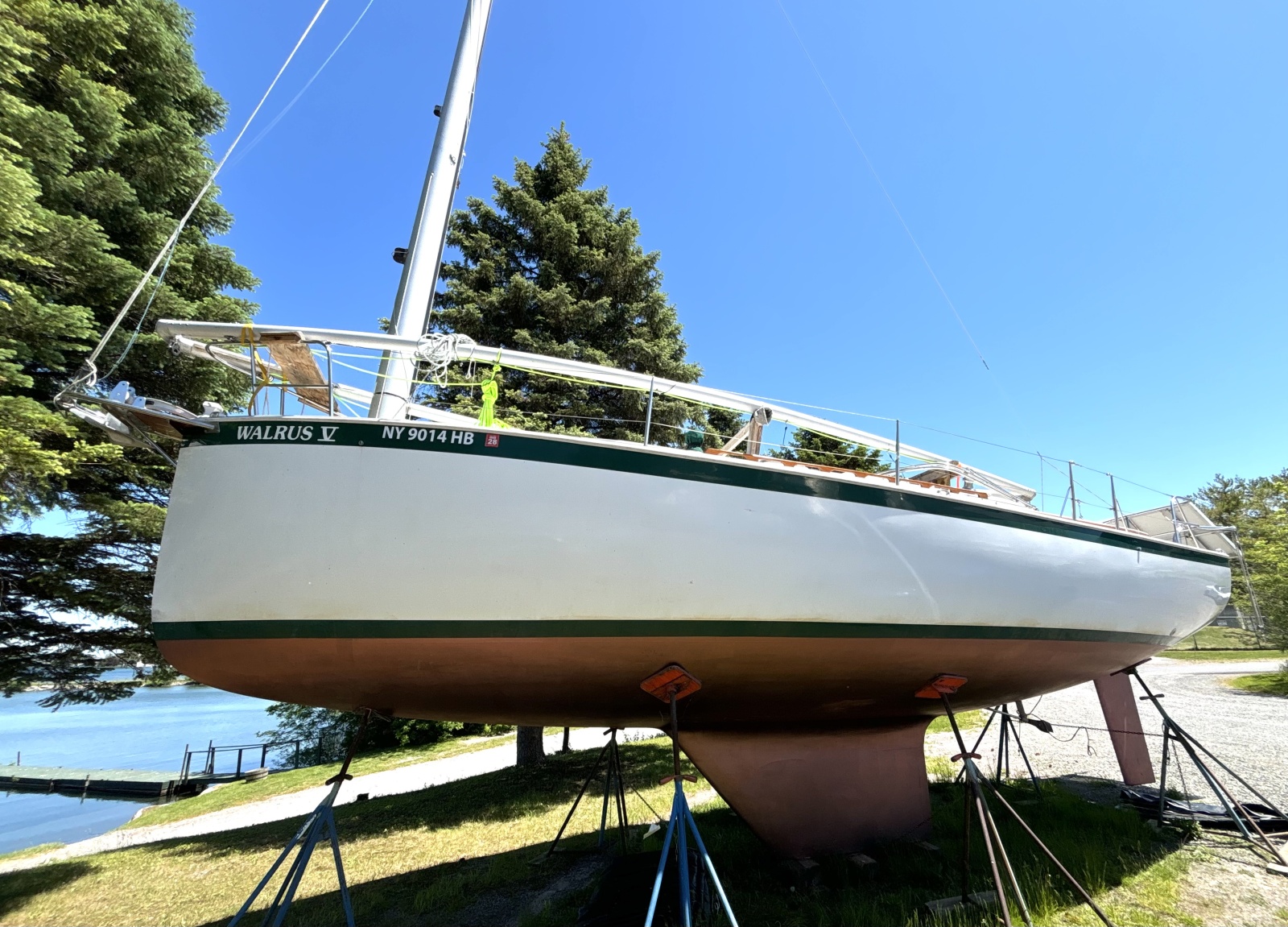 1985 Nonsuch 30 Ultra — photo 1