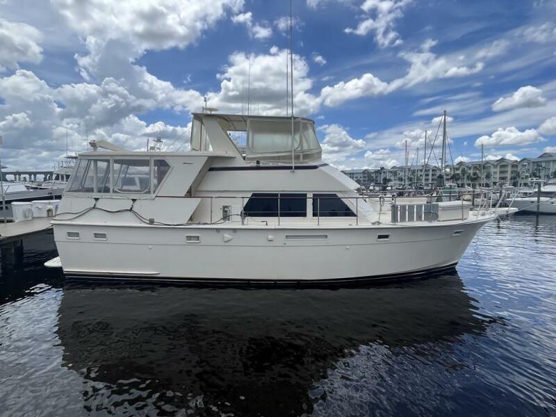 1981 Hatteras 48 Motoryacht — photo 1