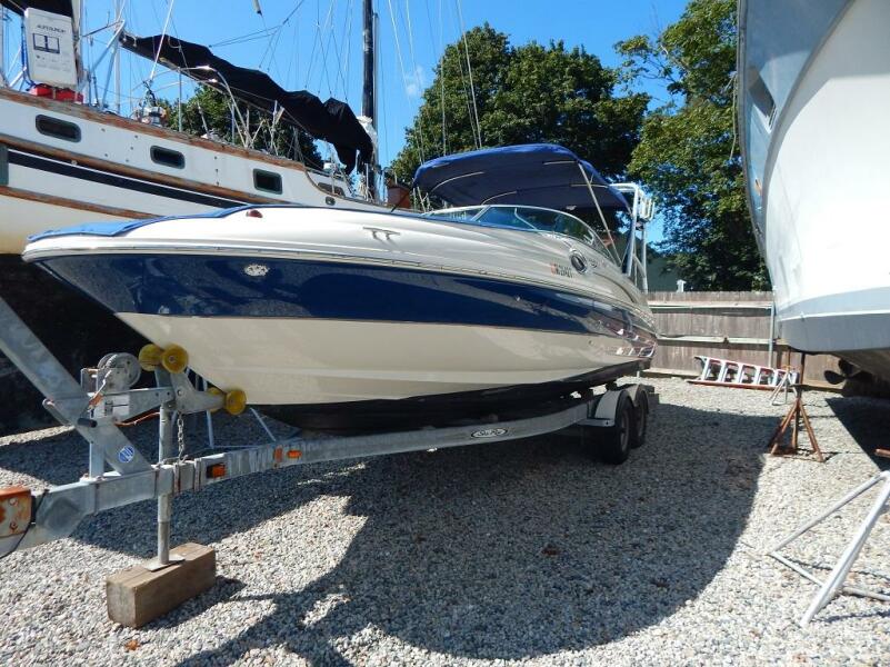 2004 Sea Ray 240 Sundeck — photo 1