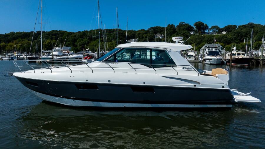 2013 Cruisers 48 Cantius — photo 1