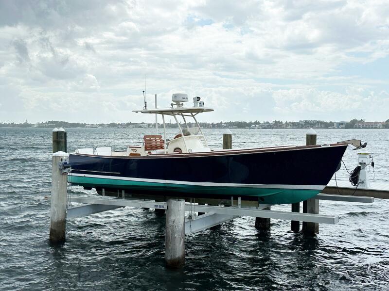 2002 Hinckley Talaria 29 C — photo 1