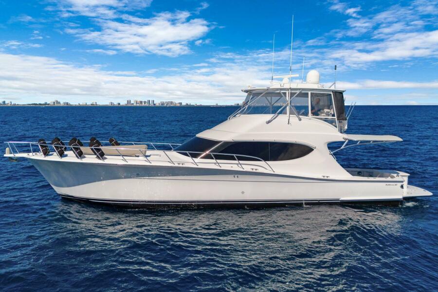 2016 Hatteras GT63 — photo 1