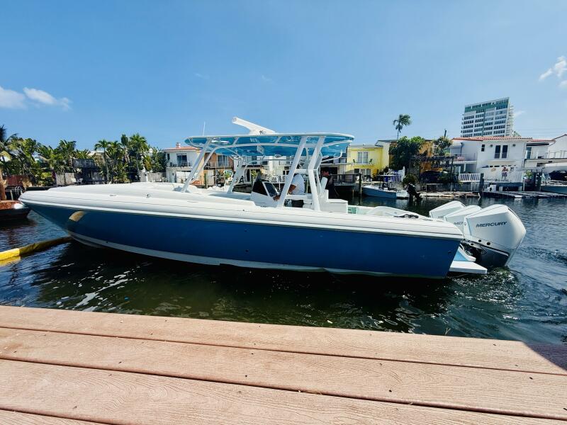 2003 Intrepid 377 — photo 1