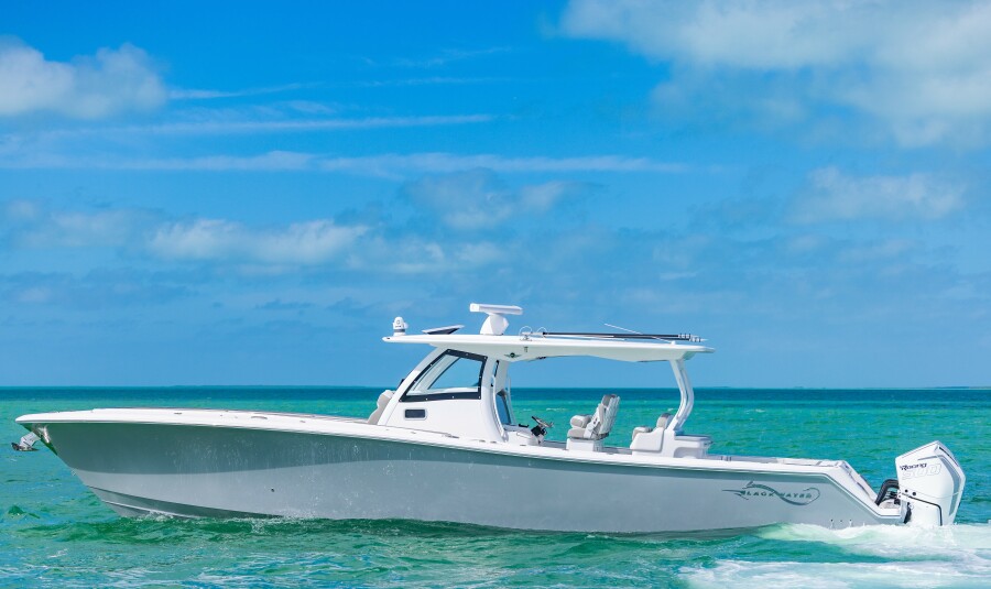 2025 BlackWater 43 Sportfish — photo 1