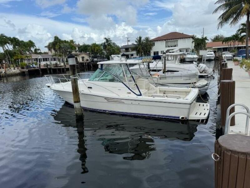 2002 Pursuit 3000 Express — photo 1