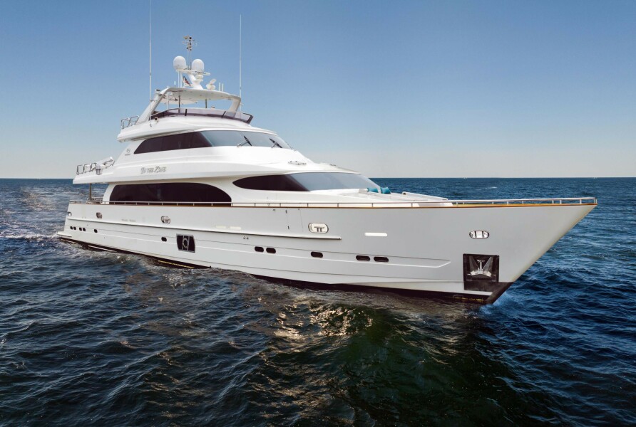 2012 Horizon P110 Tri-Deck — photo 1
