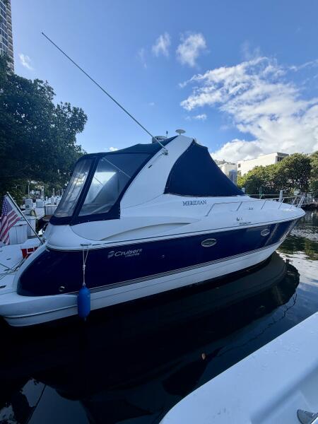 2007 Cruisers Yachts 370 Express — photo 1