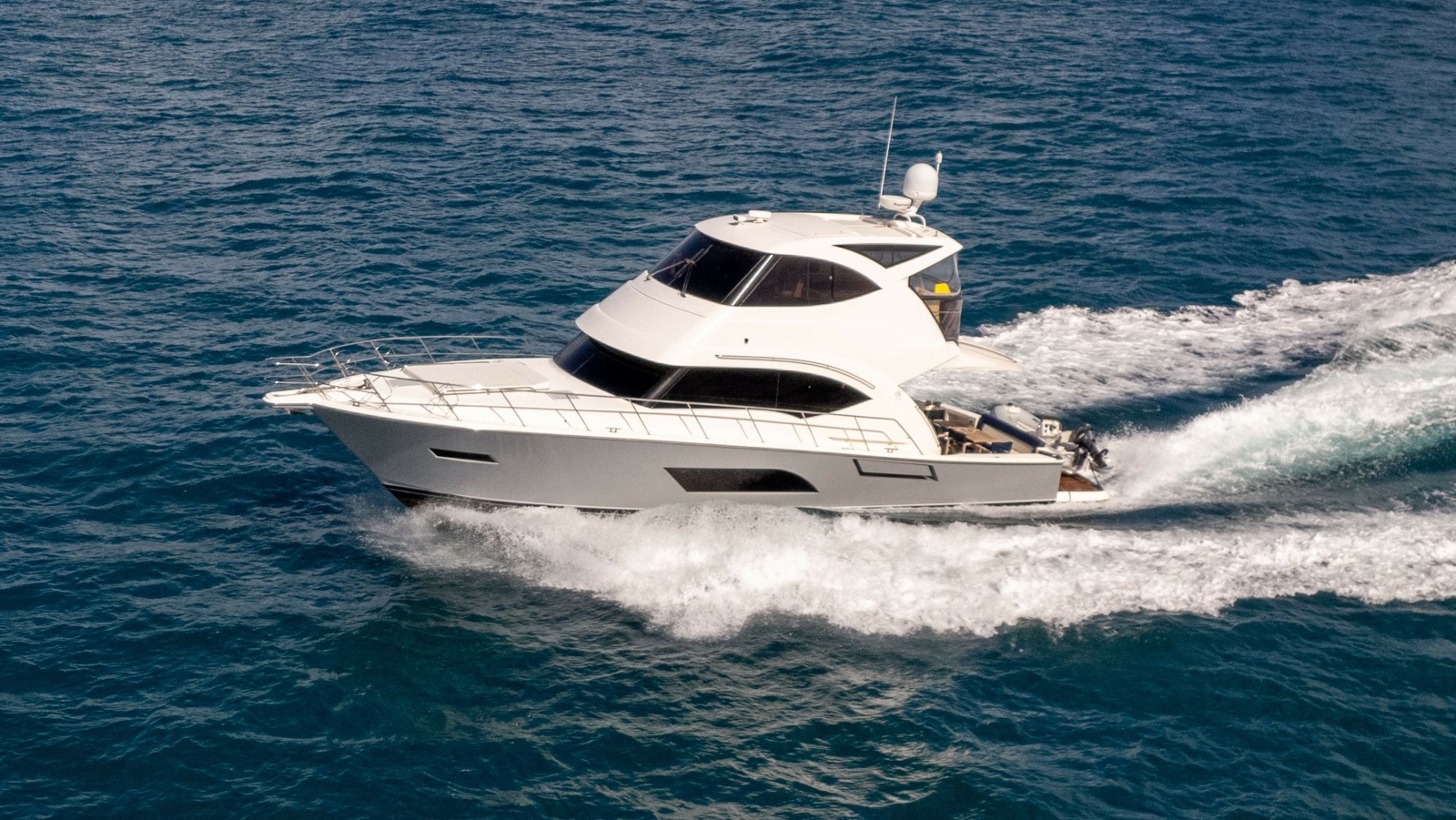 2015 Riviera 53 Enclosed Bridge — photo 1