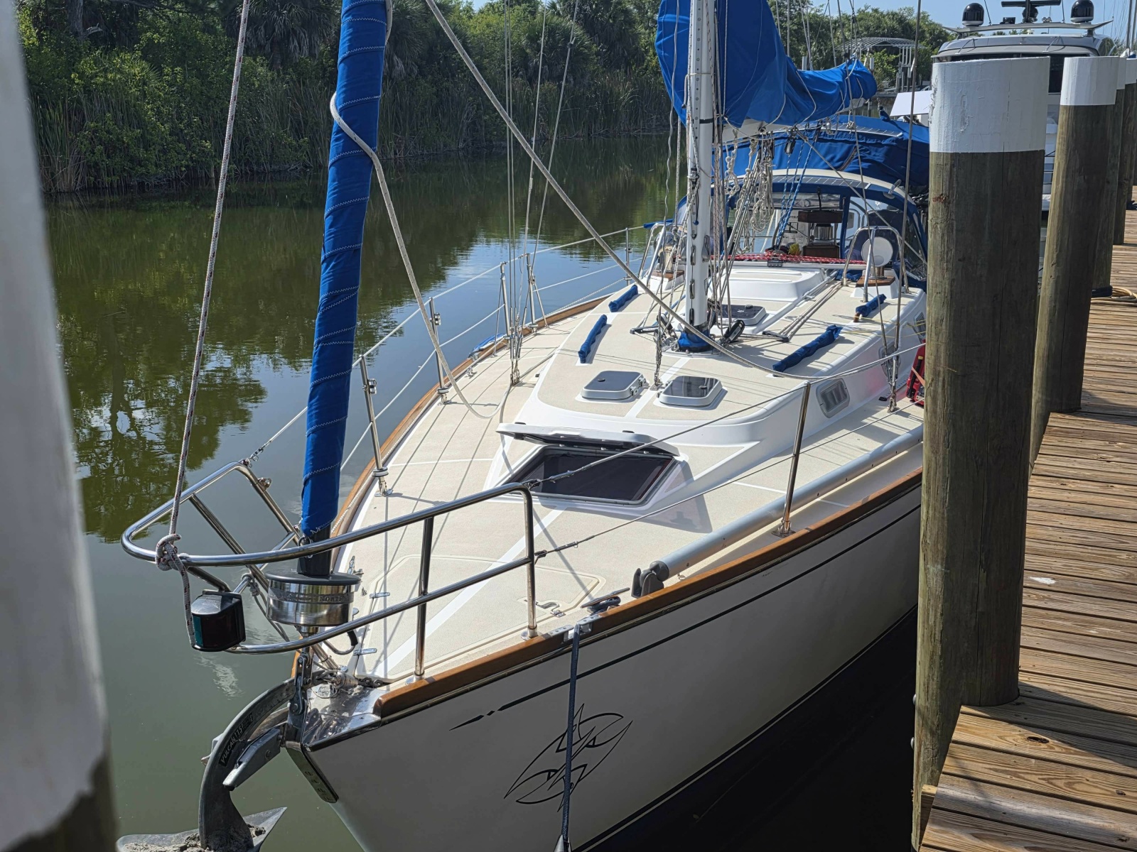 1990 Tartan 372 — photo 1
