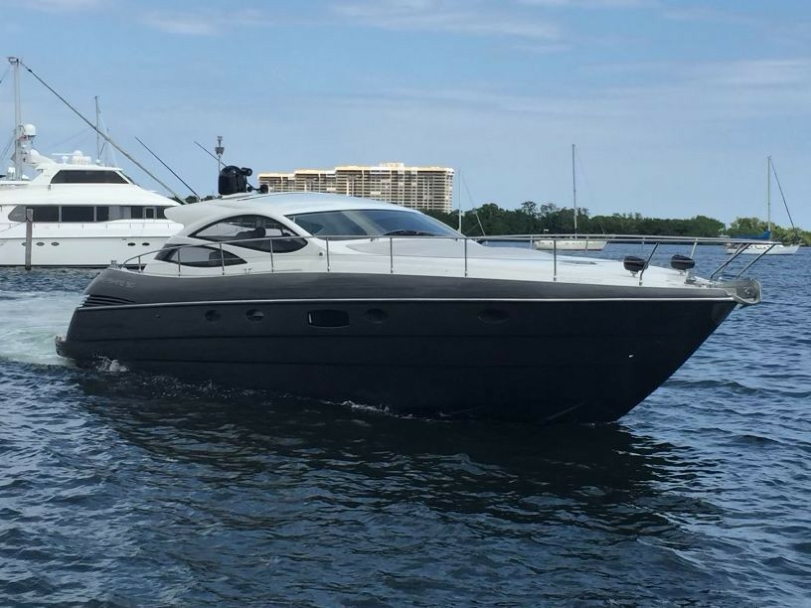 2006 Pershing — photo 1