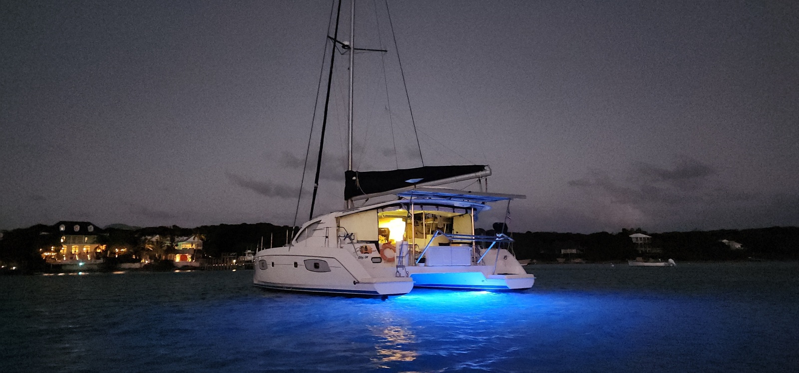 2012 Leopard 44 — photo 1