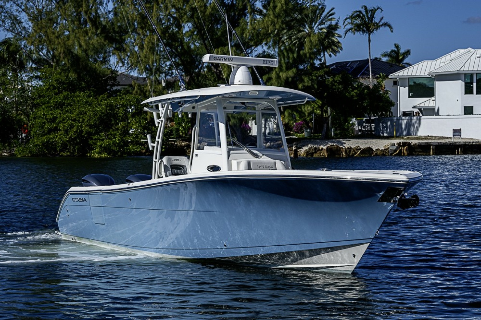2021 Cobia 320 CC — photo 1