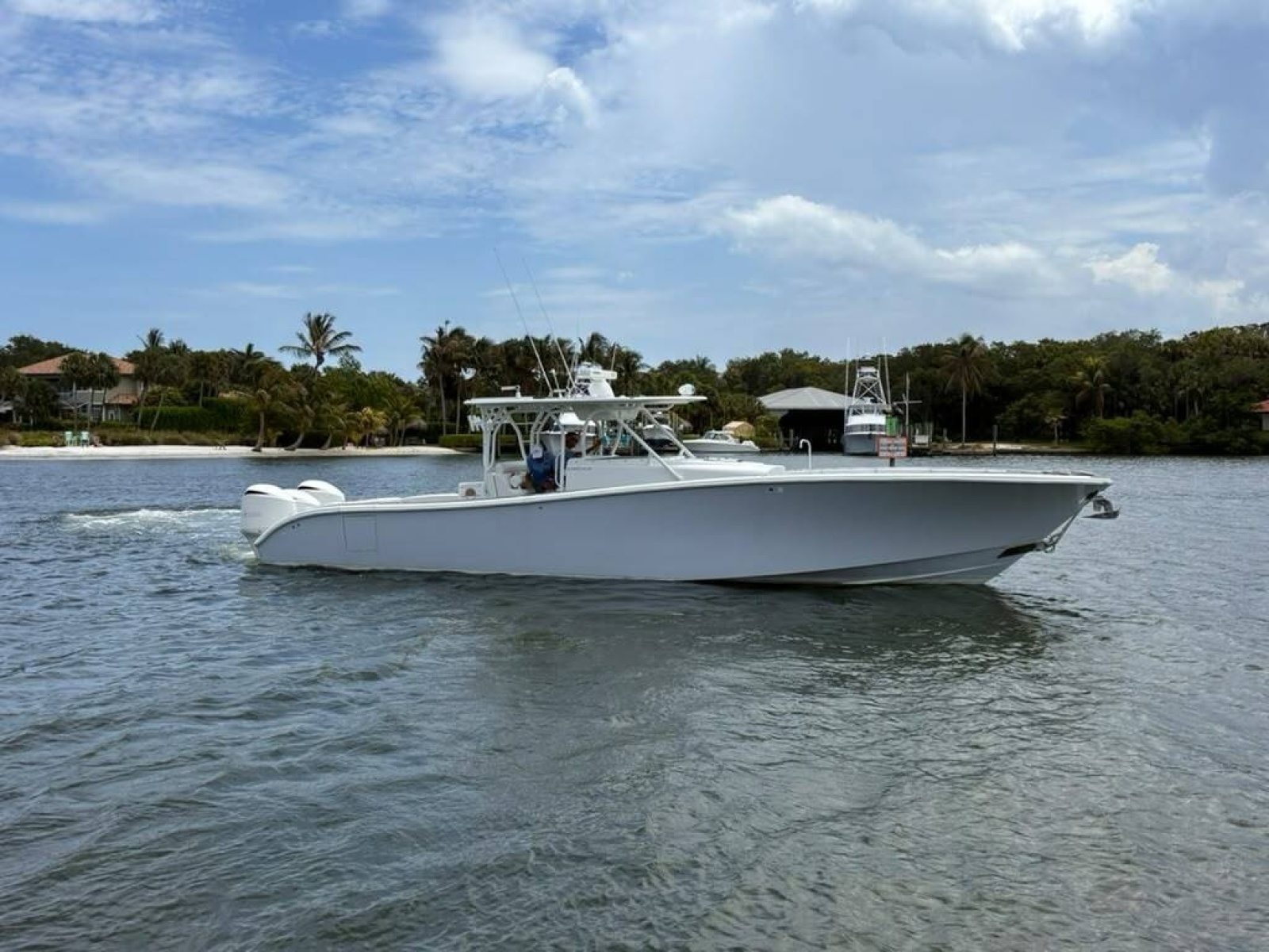 2014 Yellowfin 42 Offshore — photo 1