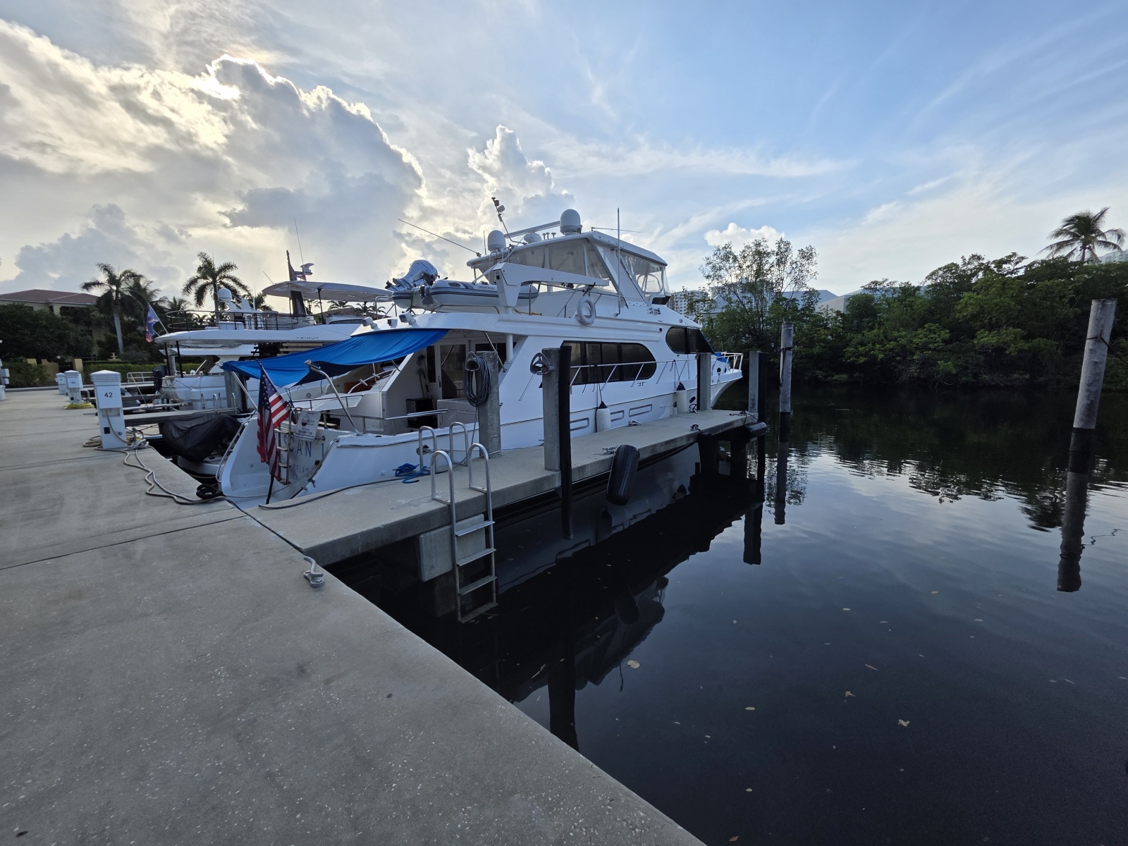 2000 Ocean Alexander 60 Trawler — photo 1