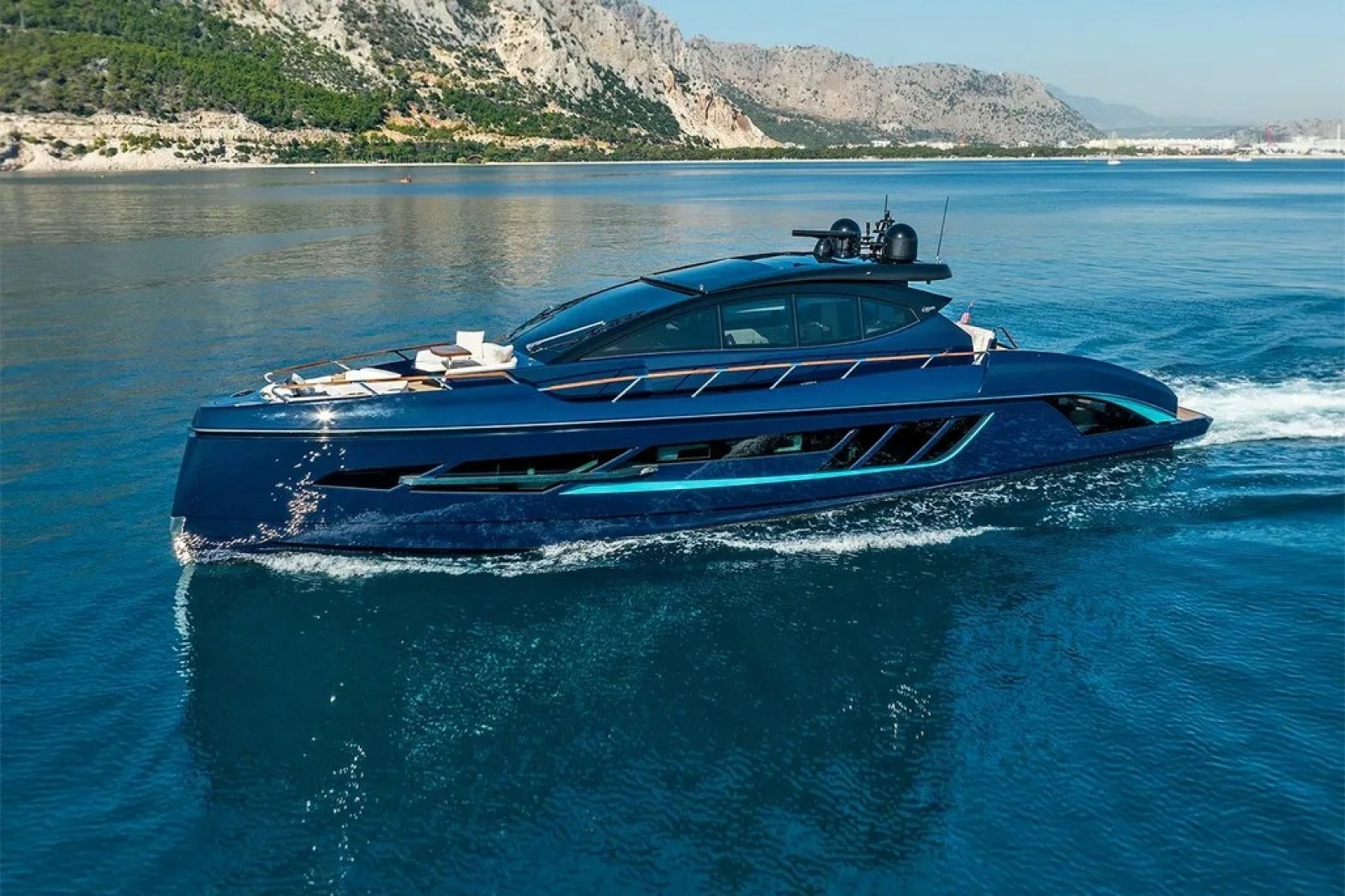 2023 Lazzara Yachts — photo 1