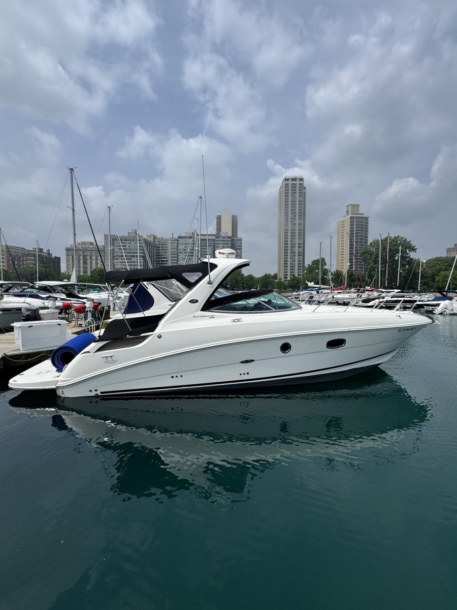 2010 Sea Ray 310 Sundancer — photo 1