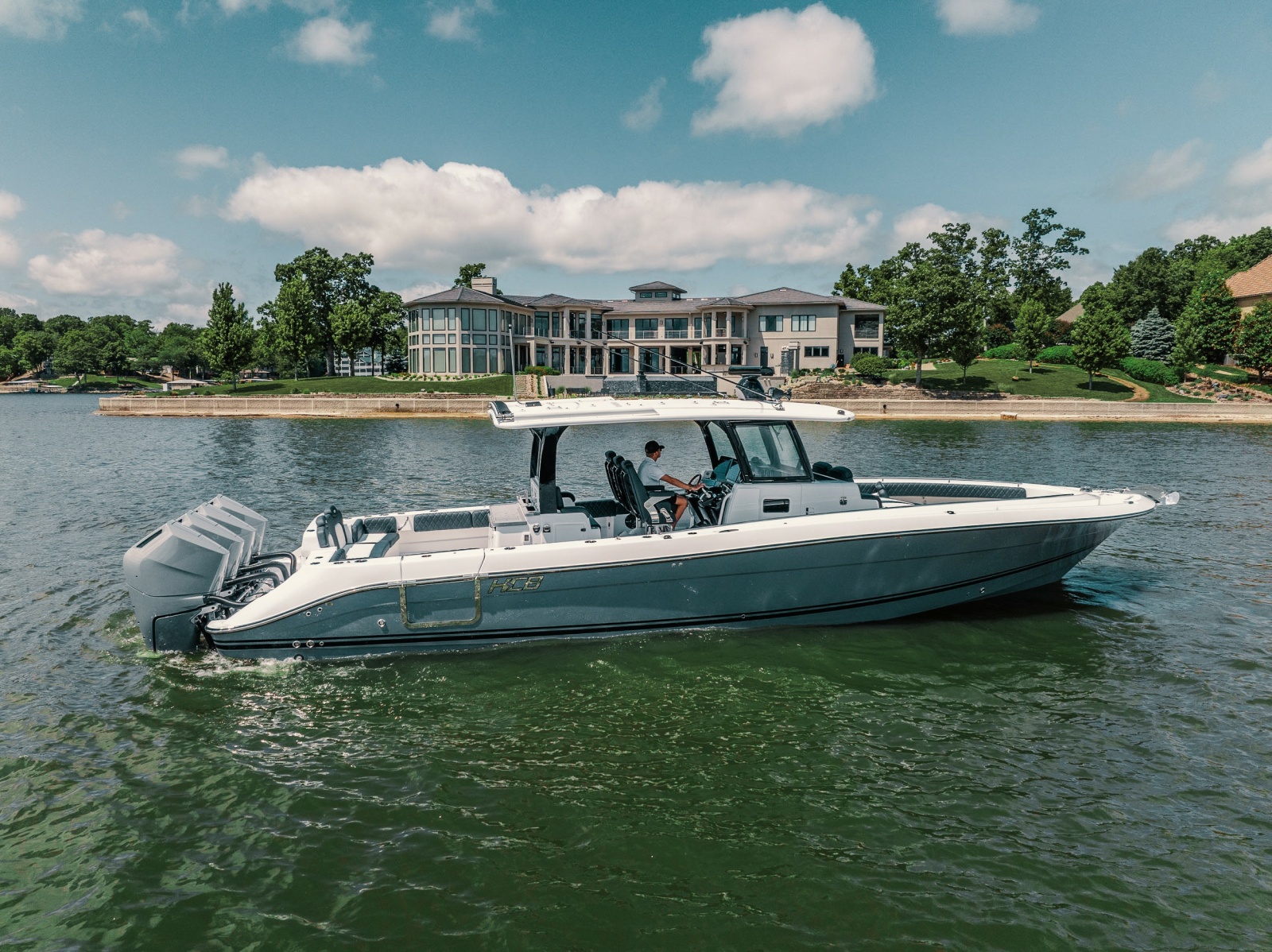 2024 HCB 42 Lujo — photo 1