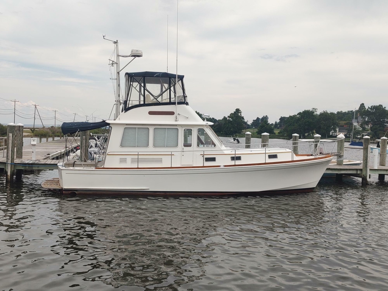 1996 Grand Banks Eastbay 40 Flybridge — photo 1