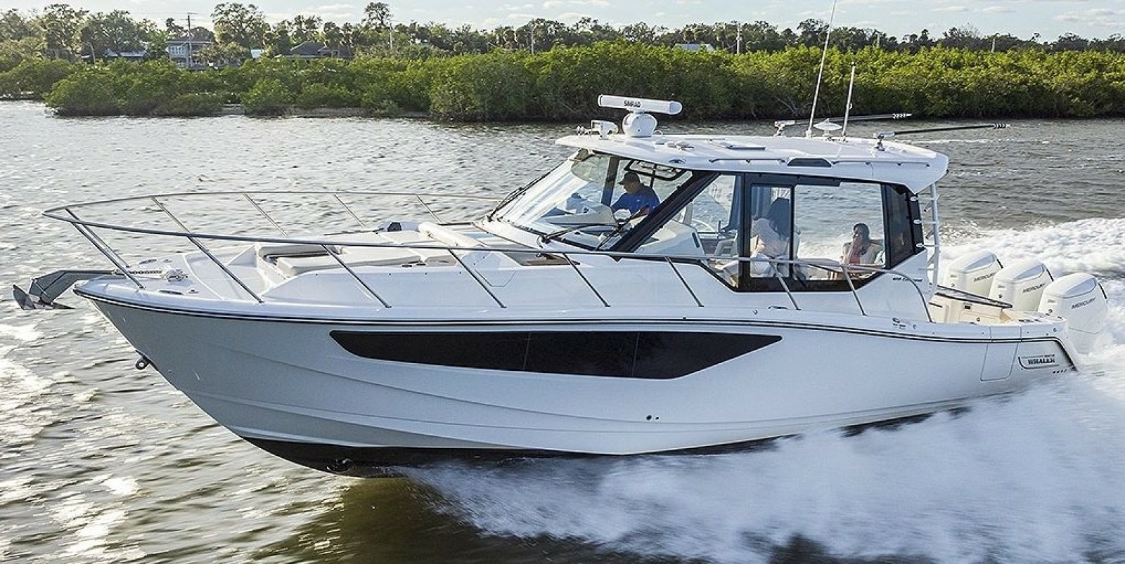 2021 Boston Whaler 405 Conquest — photo 1