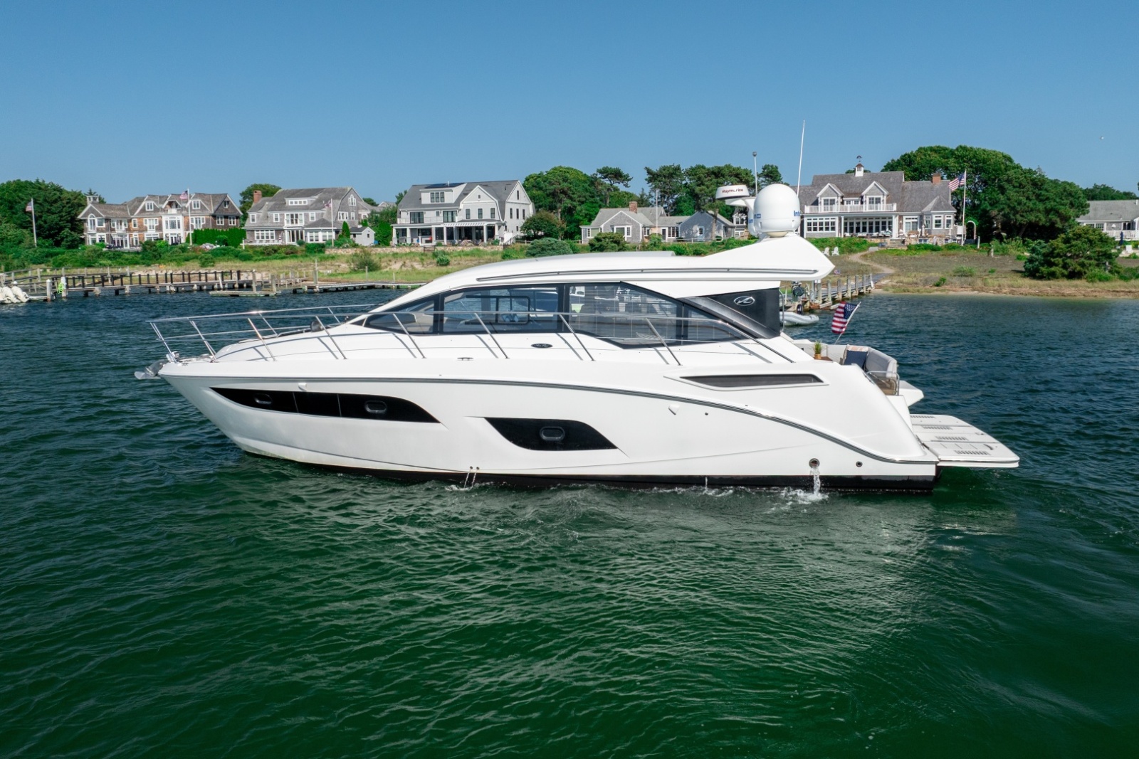 2017 Sea Ray 460 Sundancer — photo 1