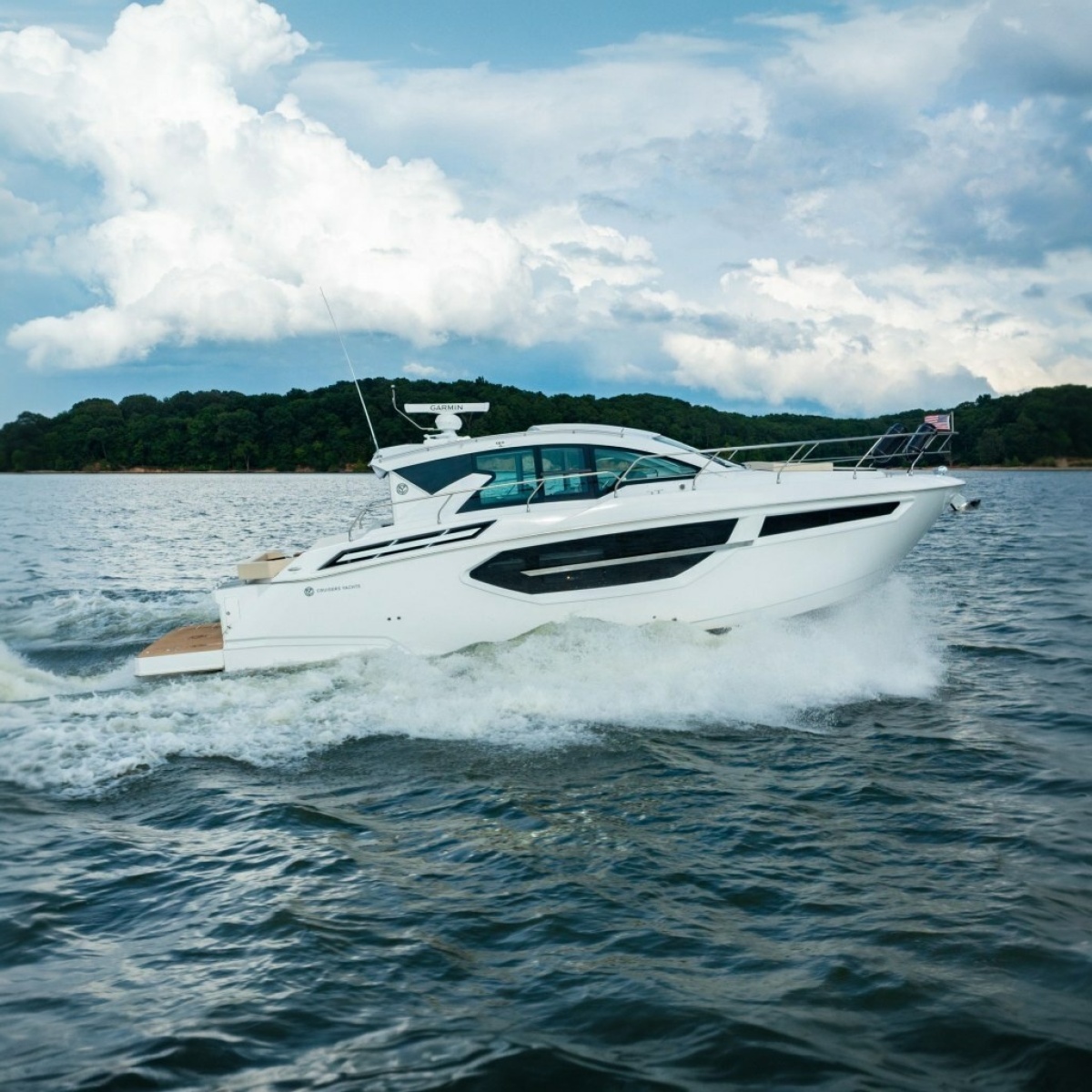 2019 Cruisers Yachts 42 Cantius — photo 1