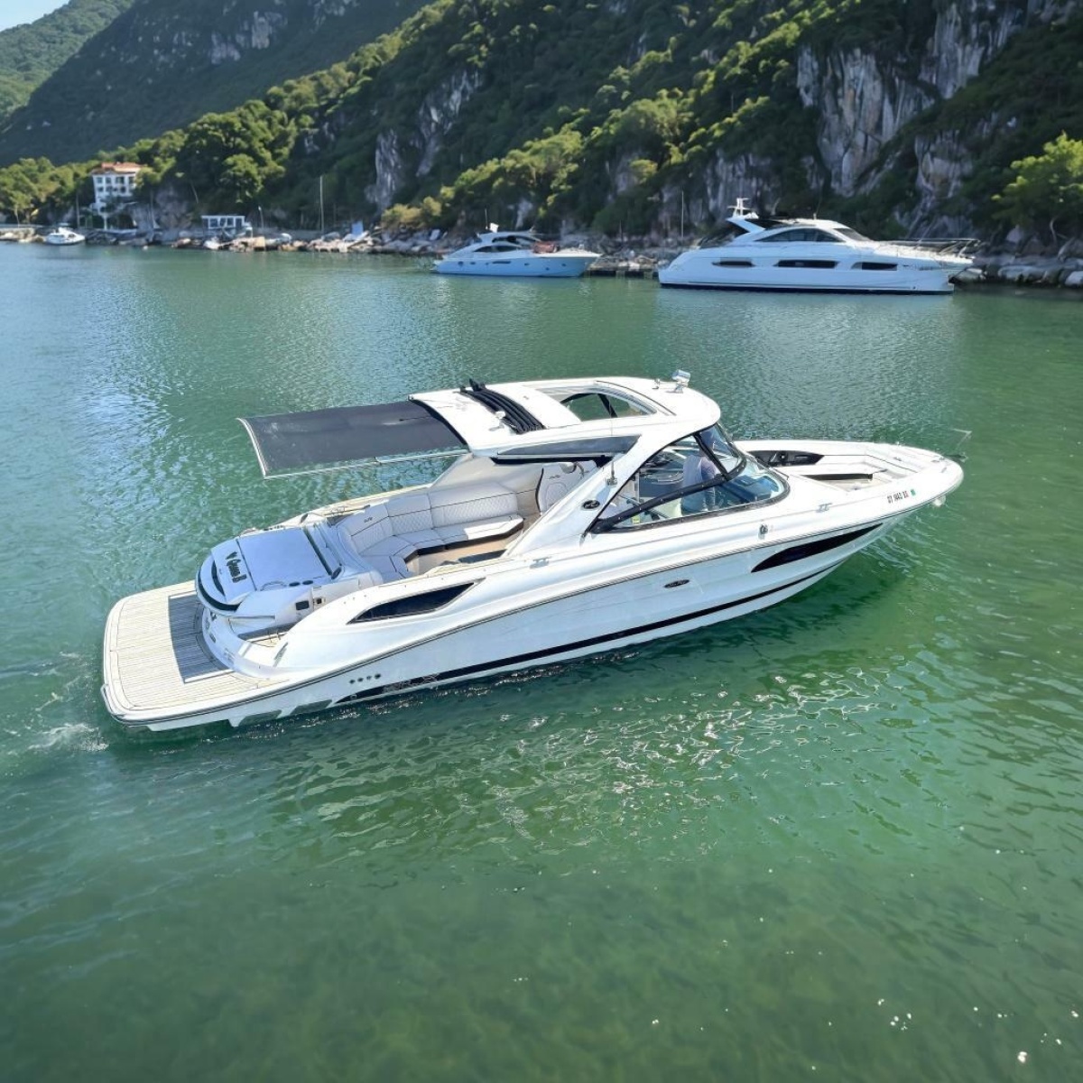 2016 Sea Ray SLX 350 — photo 1