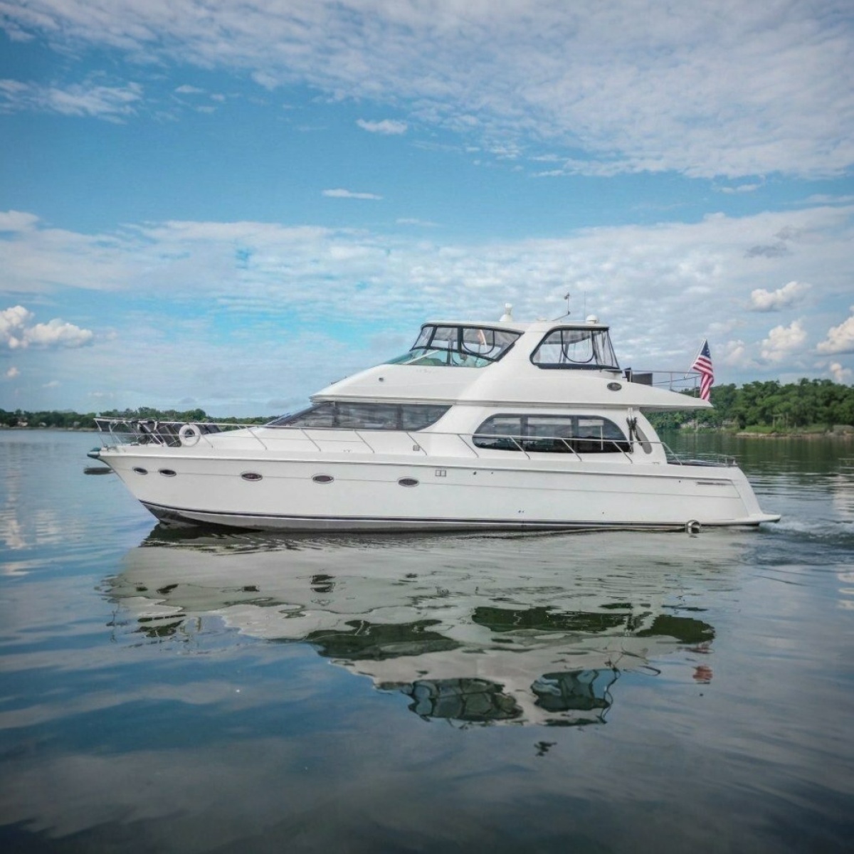 2005 Carver 56 Voyager — photo 1
