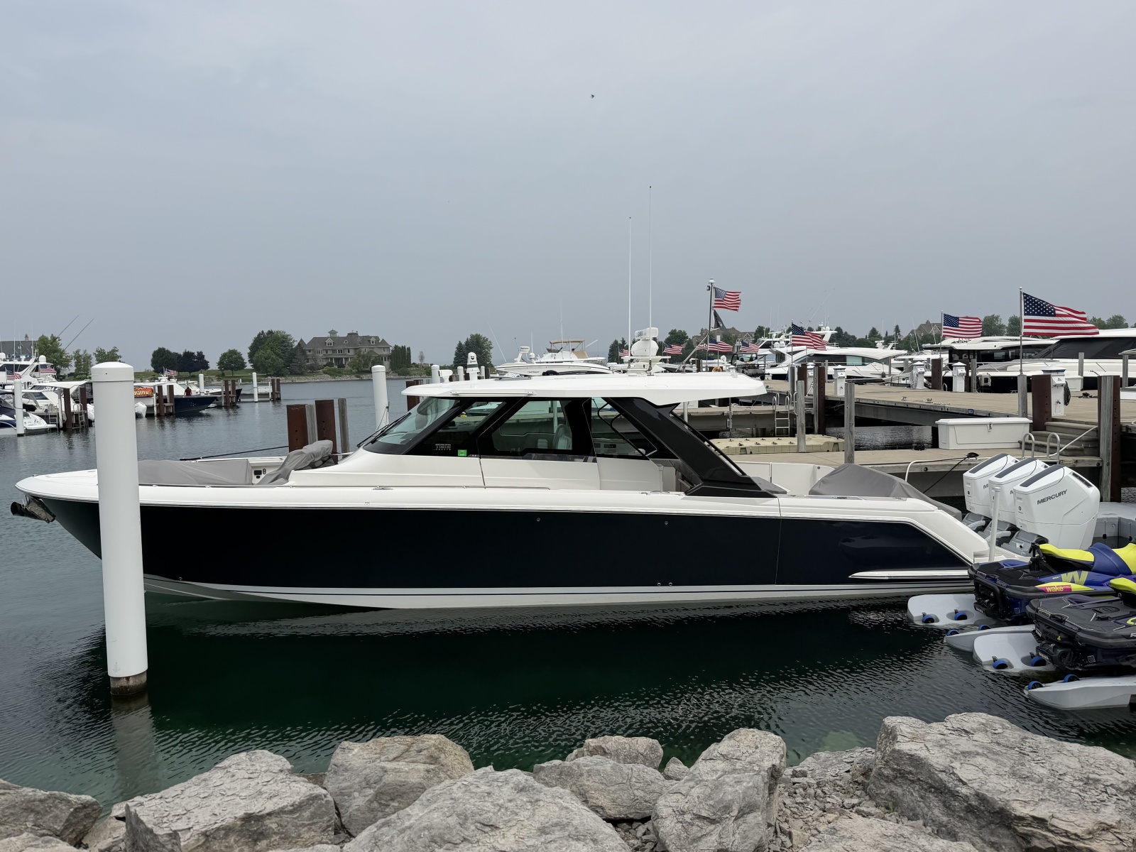 2026 Tiara Yachts 48 LS — photo 1