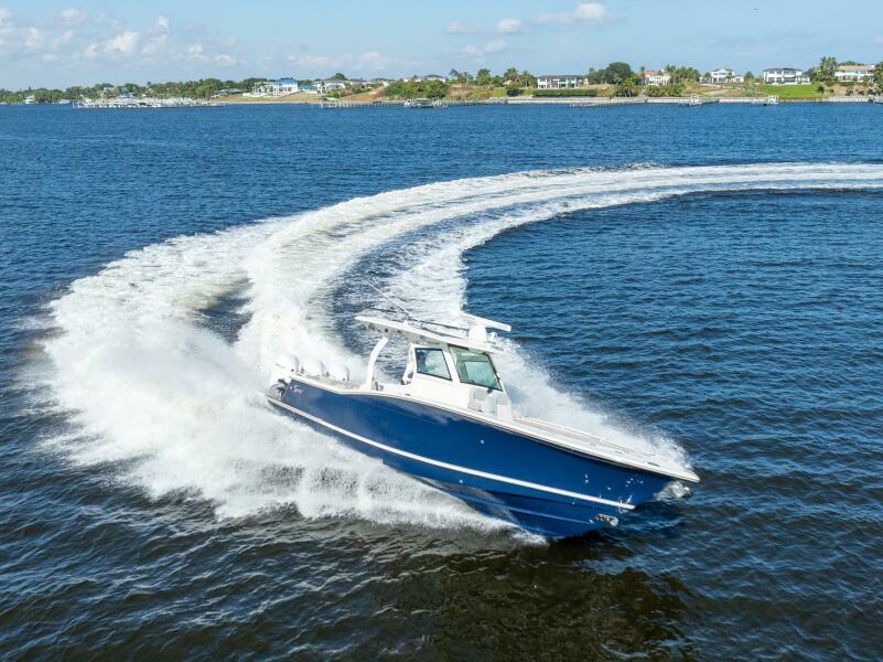 2023 Scout 355 LXF — photo 1