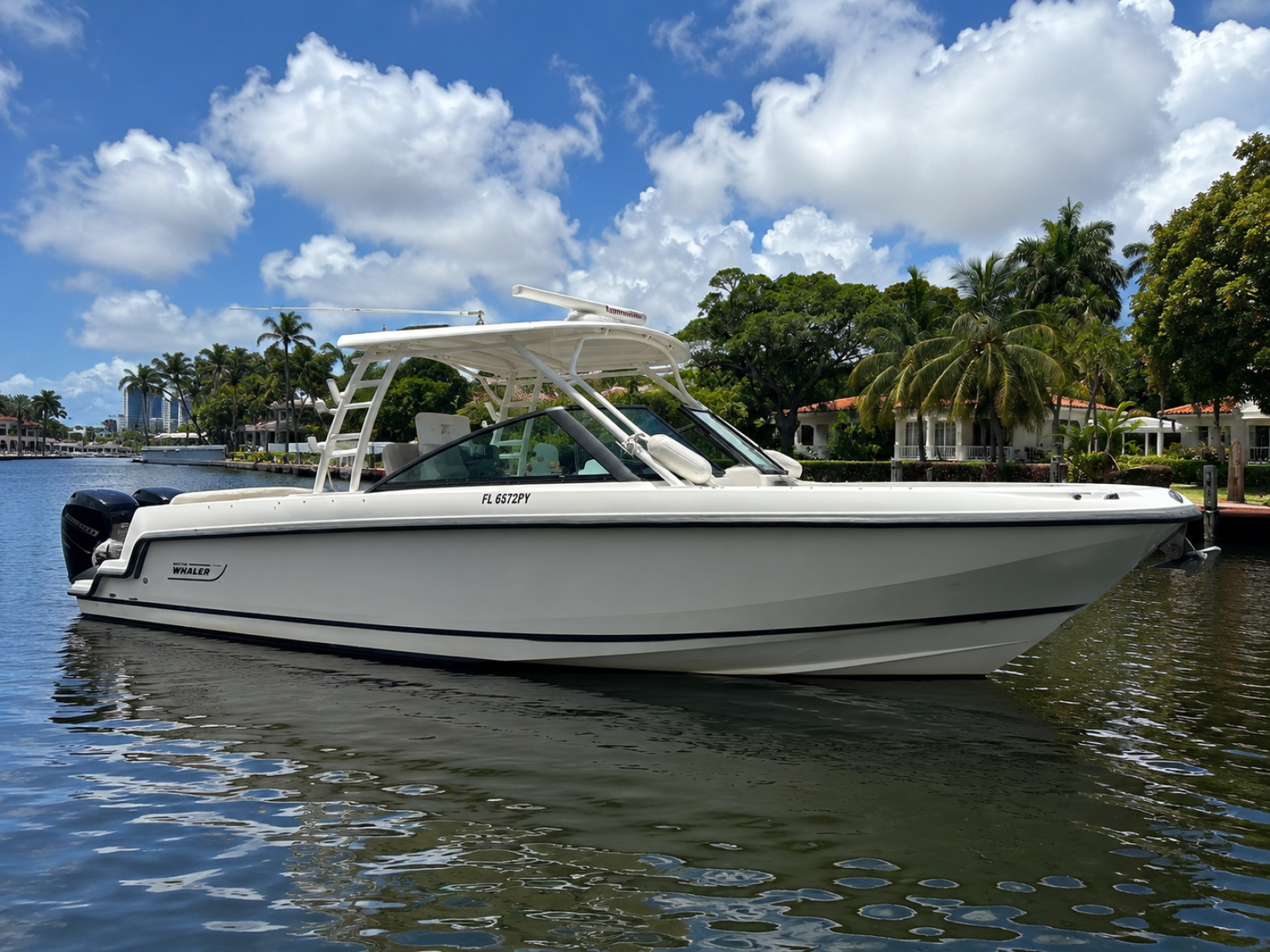 2015 Boston Whaler — photo 1
