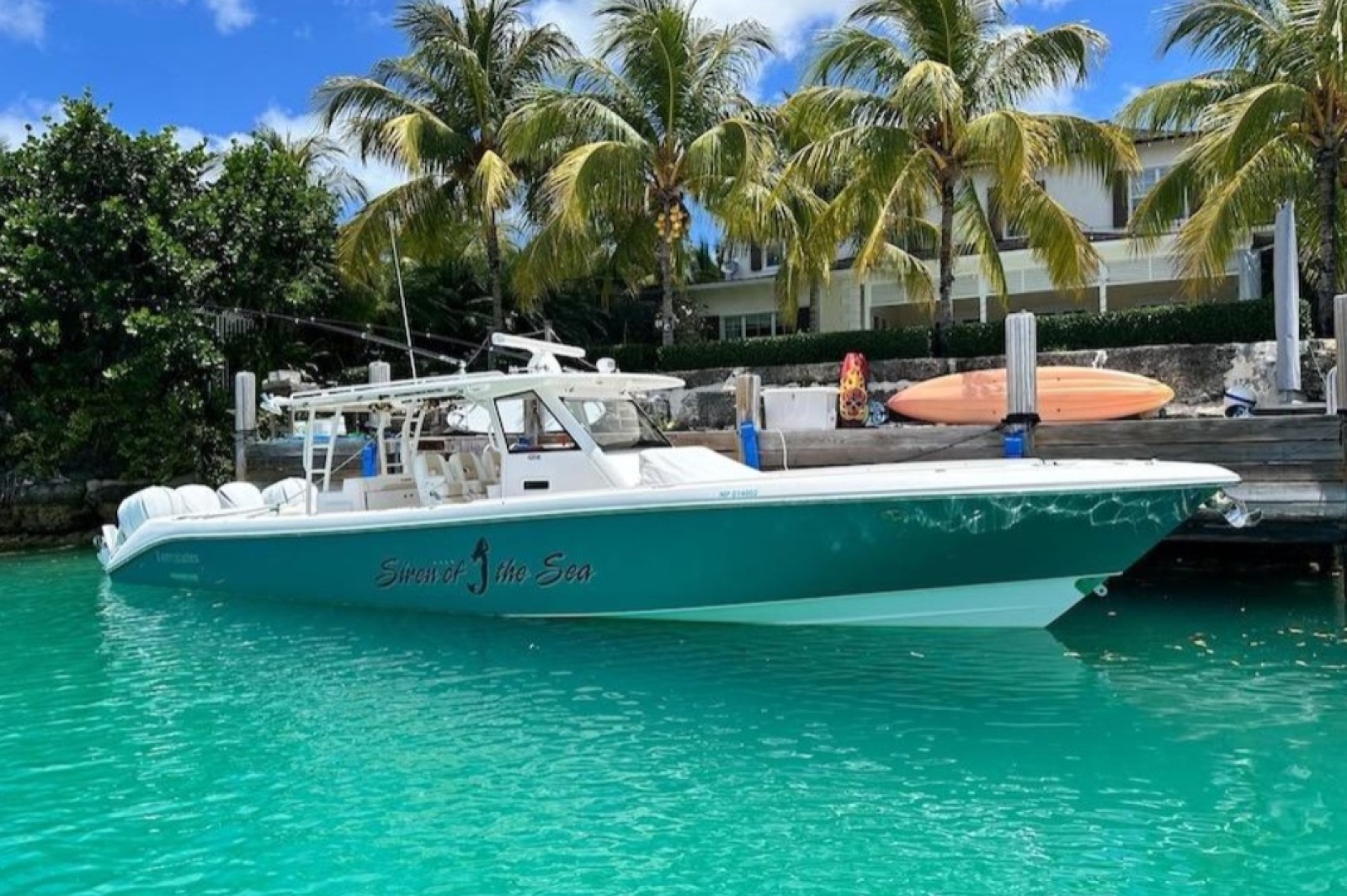2016 Everglades 435 Center Console — photo 1